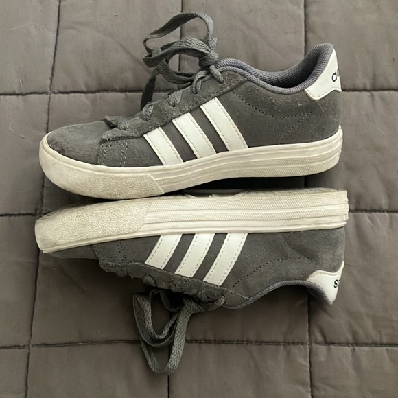Kids Adidas Shoes sz 12 (12K) - Picture 2 of 10